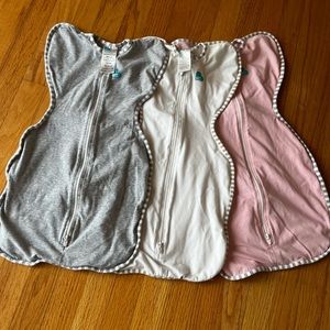 Love to Dream arms up swaddle bundle of 3. Size Small 1.0 TOG